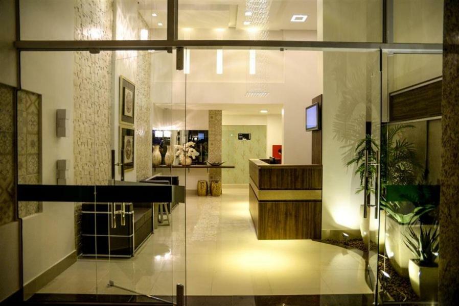Grand Cafe Hotel Мануасу Екстериор снимка